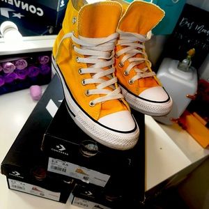 Yellow Converse Chuck Taylor Women’s 8.5